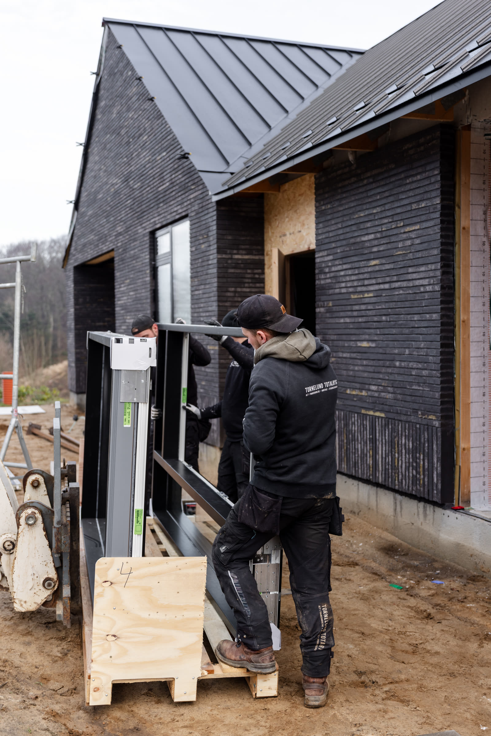 Levering og montering af nyt vinduesparti — Tornelund Totalbyg
